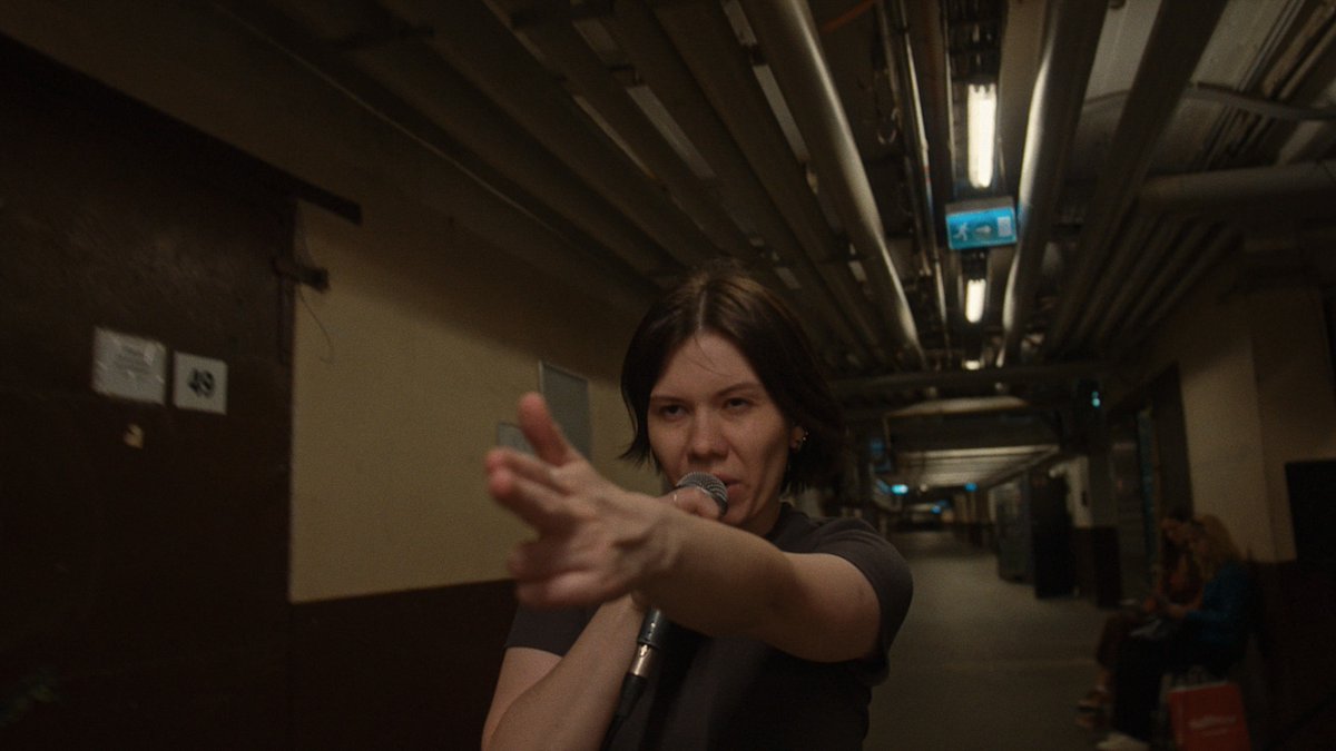 📣 Šīs sezonas pēdējā dokumentālā kino pirmdiena jau šovakar, 26. maijā, plkst. 19.30.

Lielajā ekrānā "Mirklis pirms", ko papildinās Dairas Āboliņas saruna ar filmas režisoru Aleksandru Grebņevu. 📽️

Filma tikai vienā un pavisam īpašā seansā, tiekamies ➡️ ej.uz/Mirklis_pirms_…