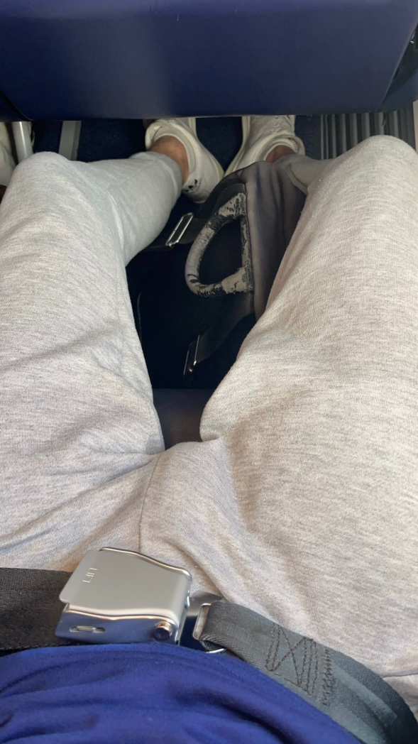 乾一直下雨
內褲沒乾，只好不穿出門了