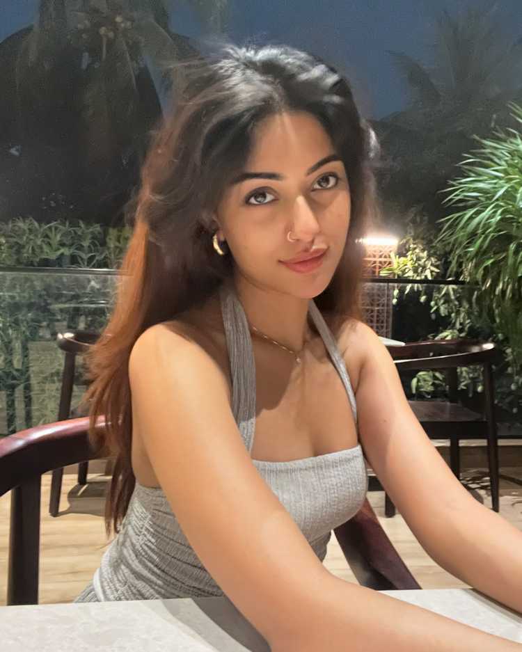 Gr27NugWgAAnE46?format=jpg&name=medium