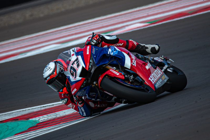 Josep Lluís MERLOS (@jllmerlos) on Twitter photo Avui, 19.00 h: al <a href="/FormulaMerlos/">Fórmula Merlos</a>:
-VICTÒRIA d'@alexpalou a #Indianapolis500
-Tot a punt al <a href="/Circuitcat_cat/">Circuit de Barcelona-Catalunya</a> i a Barcelona per la F1
-Analitzem <a href="/MotoGP/">MotoGP™🏁</a> i <a href="/WorldSBK/">WorldSBK</a> amb <a href="/XaviVierge/">Xavi Vierge Zafra</a>
-Les novetats d'Omoda, Jaecoo i Kawasaki a fons
Us esperem en directe a <a href="/radiomarcabcn/">Radio Marca Barcelona. La Radio del Deporte ⚽</a> i a la xarxa. Avui, 19.00 h: al <a href="/FormulaMerlos/">Fórmula Merlos</a>:
-VICTÒRIA d'@alexpalou a #Indianapolis500
-Tot a punt al <a href="/Circuitcat_cat/">Circuit de Barcelona-Catalunya</a> i a Barcelona per la F1
-Analitzem <a href="/MotoGP/">MotoGP™🏁</a> i <a href="/WorldSBK/">WorldSBK</a> amb <a href="/XaviVierge/">Xavi Vierge Zafra</a>
-Les novetats d'Omoda, Jaecoo i Kawasaki a fons
Us esperem en directe a <a href="/radiomarcabcn/">Radio Marca Barcelona. La Radio del Deporte ⚽</a> i a la xarxa.