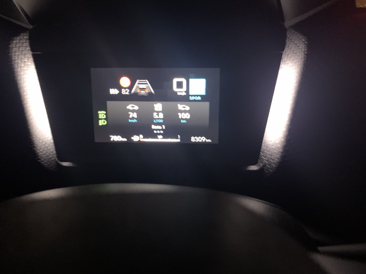 Evet beyler tartışmalı 1.2 puretech motorla 1 yıl 10k km’yi devirdim uzun dönem karma ve 100 km’lik rota tüketimimi ekliyorum varsa sorular alabilirim araç c4 10k tüketim ortalama hız 38km/h 7.8100km/l