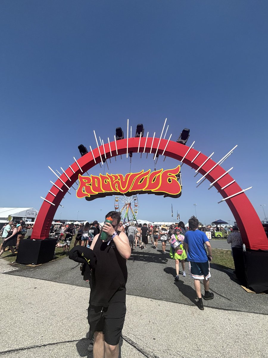 milfs4fags's tweet photo. take me back pls lol </3 https://t.co/EfhMWbZfNs
