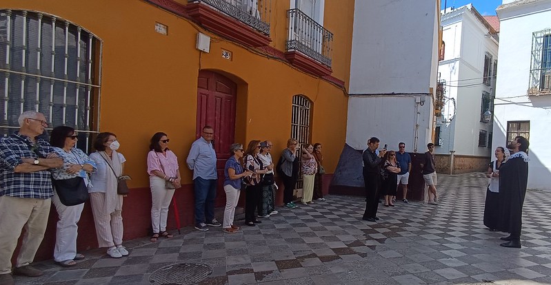La Asociación Sevilla Misterios y Leyendas, en colaboración con Molarte, nos hicieron partícipe de una experiencia única: una ruta guiada y teatralizada que nos sumergió en la vida y obra de Bartolomé Esteban Murillo, uno de los grandes maestros del Barroco español.¡Recomendable!