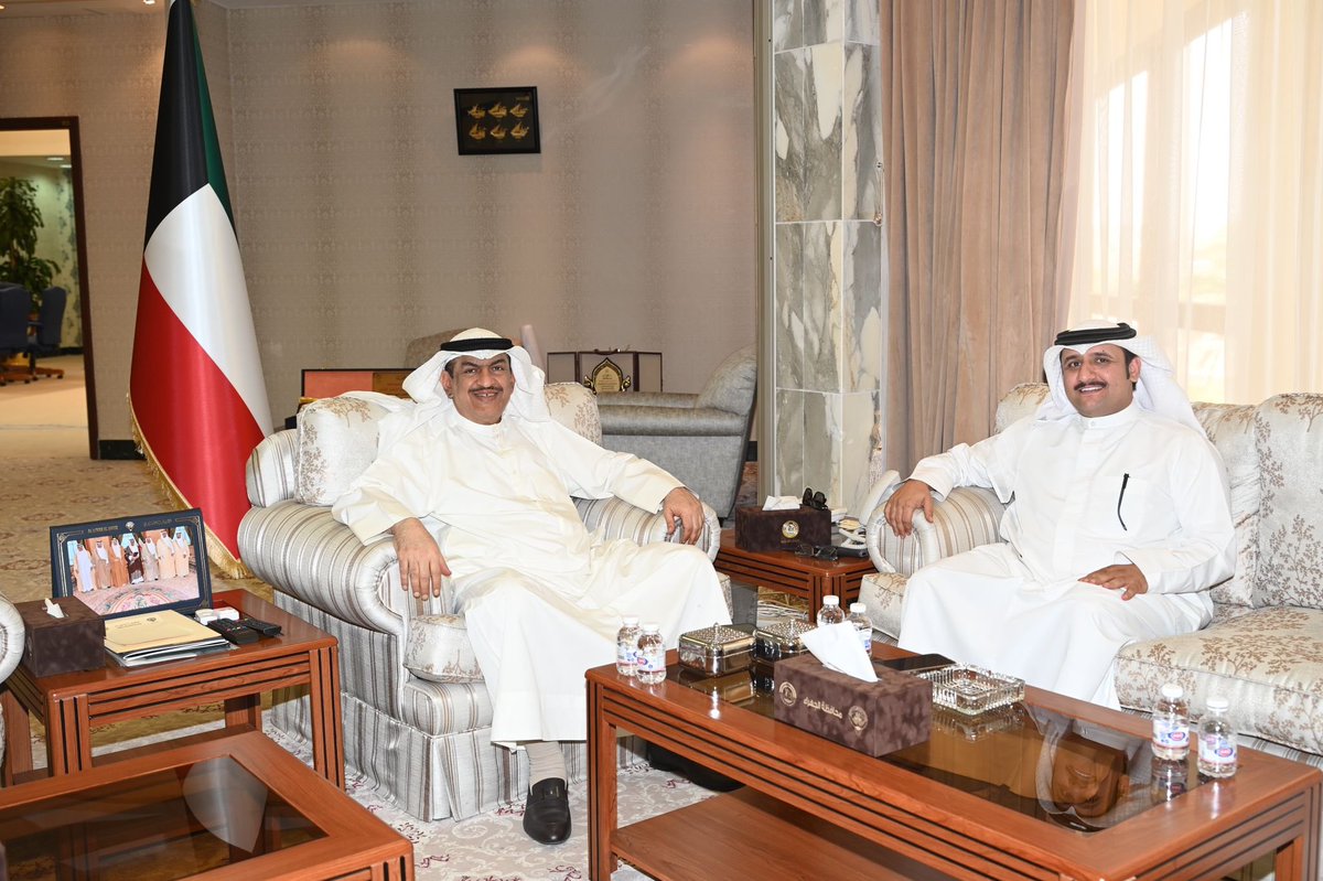 تشرفت في زيارة ولقاء محافط الجهراء حمد جاسم الحبشي في مبنى المحافظة.. كل الشكر والتقدير الاخ الكبير معالي المحافظ على حسن الاستقبال وكرم الضيافة, كان الحديث حول مشاريع محافظة الجهراء القادمة ودور وأهمية الاعلام ومواقع التواصل في إبراز الجهود المبذولة.. شكرًا بوجاسم <a href="/jahragov_/">محافظة الجهراء</a>