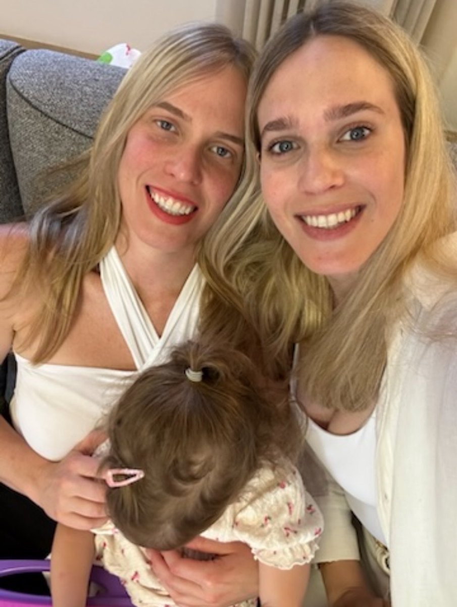 מזל טוב ברשת שאת הכי אוהבת ואני לא מבינה למה <a href="/AlroyTom/">Tom Alroy • תום אלרואי</a>