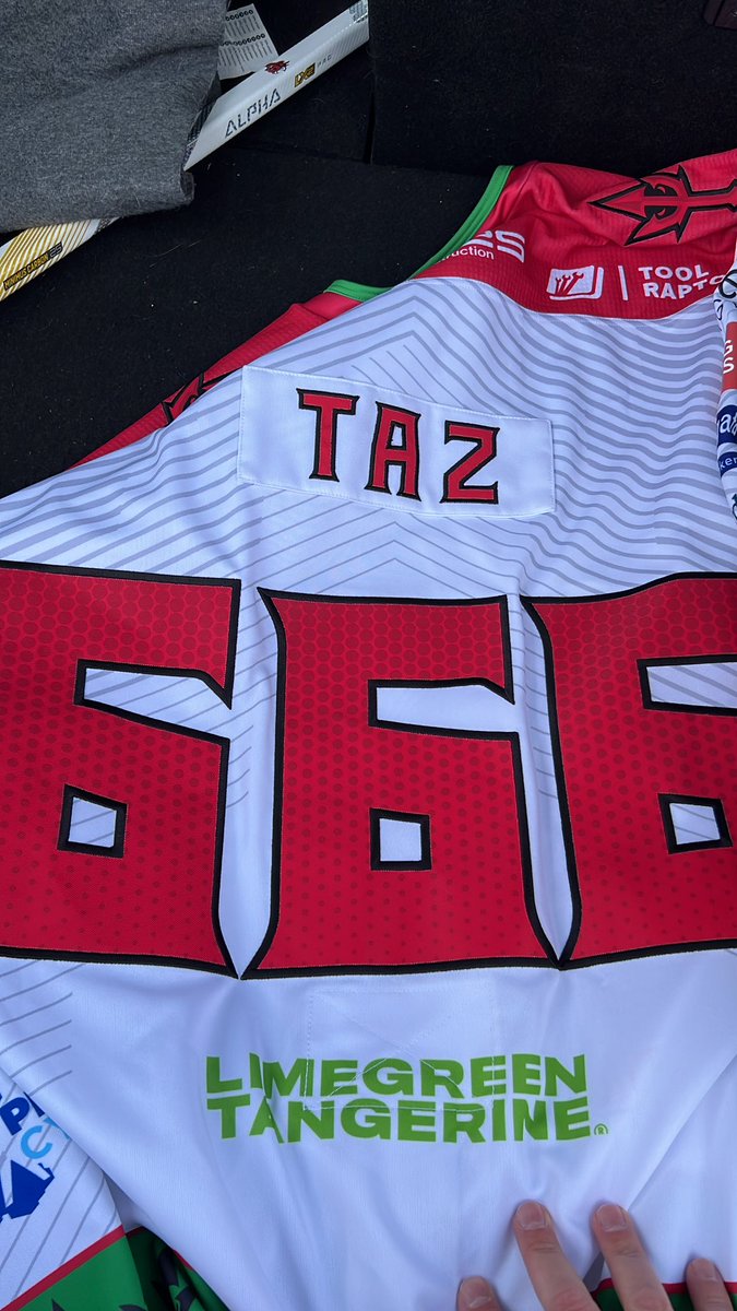 MattLees Gets Creative tweet media