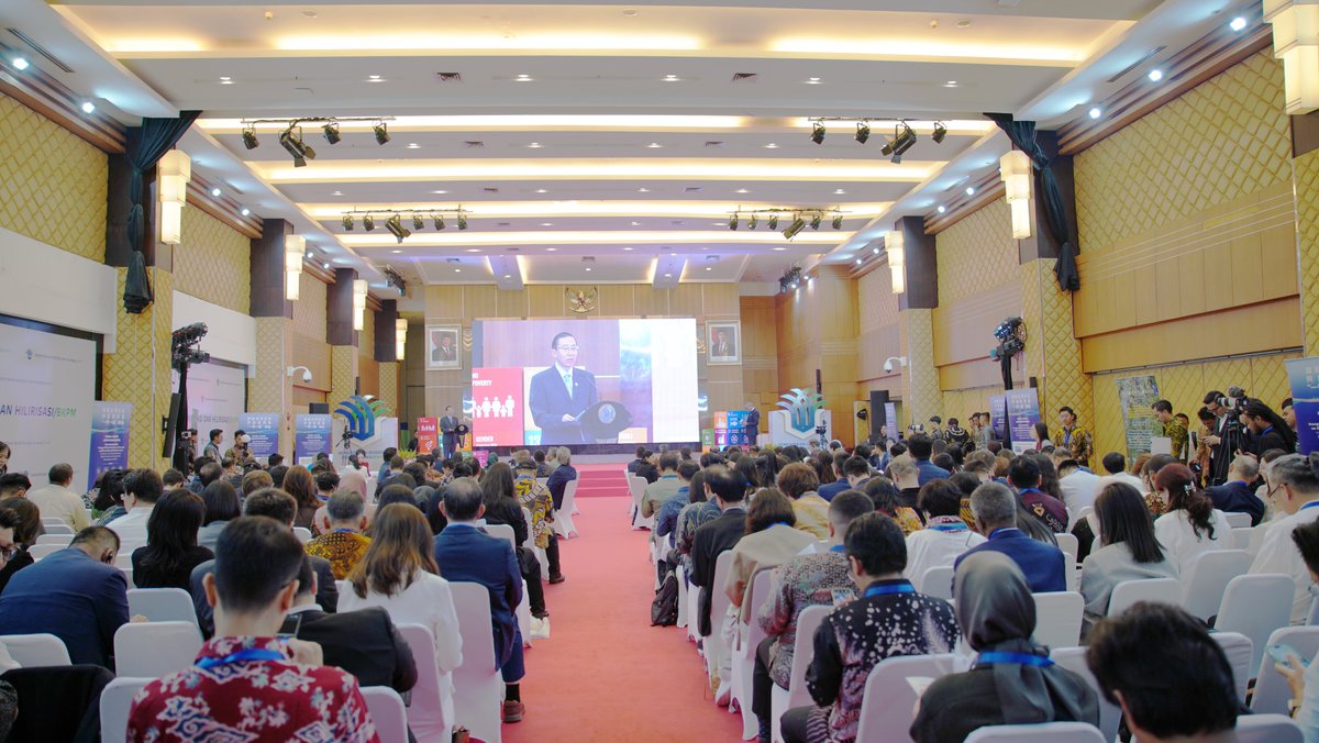 Geidco_Official's tweet image. On May 25 local time, the Global Summit on High-Quality Belt and Road Cooperation by Enterprises opened in Jakarta. Xin Bao'an, Chairman of GEIDCO and Chairman of CEC, attended and addressed the opening ceremony.
geidco.org.cn/2025/0526/8475…
#GEIDCO #GovernmentofIndonesia