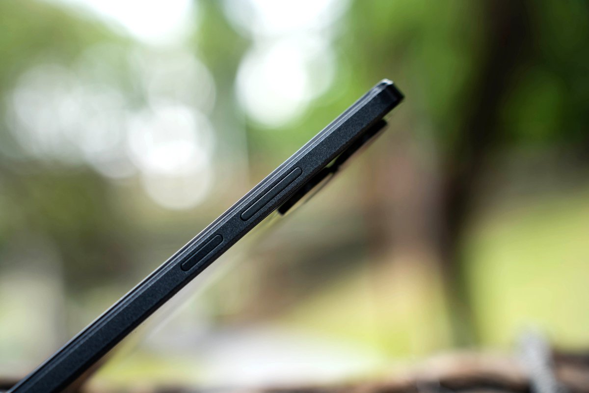 🧢📱 Feel the ease of dual unlock with the #G9x smartphone. Side fingerprint and AI face recognition team up for smoother days. Tap or look and explore; there is no need to pause your outdoor fun. 🏞️👟
Know More 🔍bit.ly/UmidigiG9x