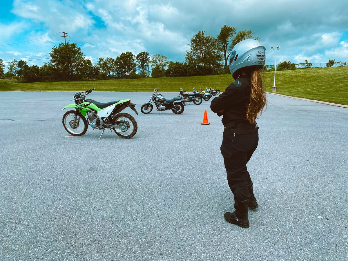 _taaayb's tweet photo. 10 hours of riding in the last 2 days. my body hurts &amp; my soul feels WHOLE — i’m so so excited to keep riding &amp; eventually get a z400!!!! https://t.co/Lp4FLUI1U4