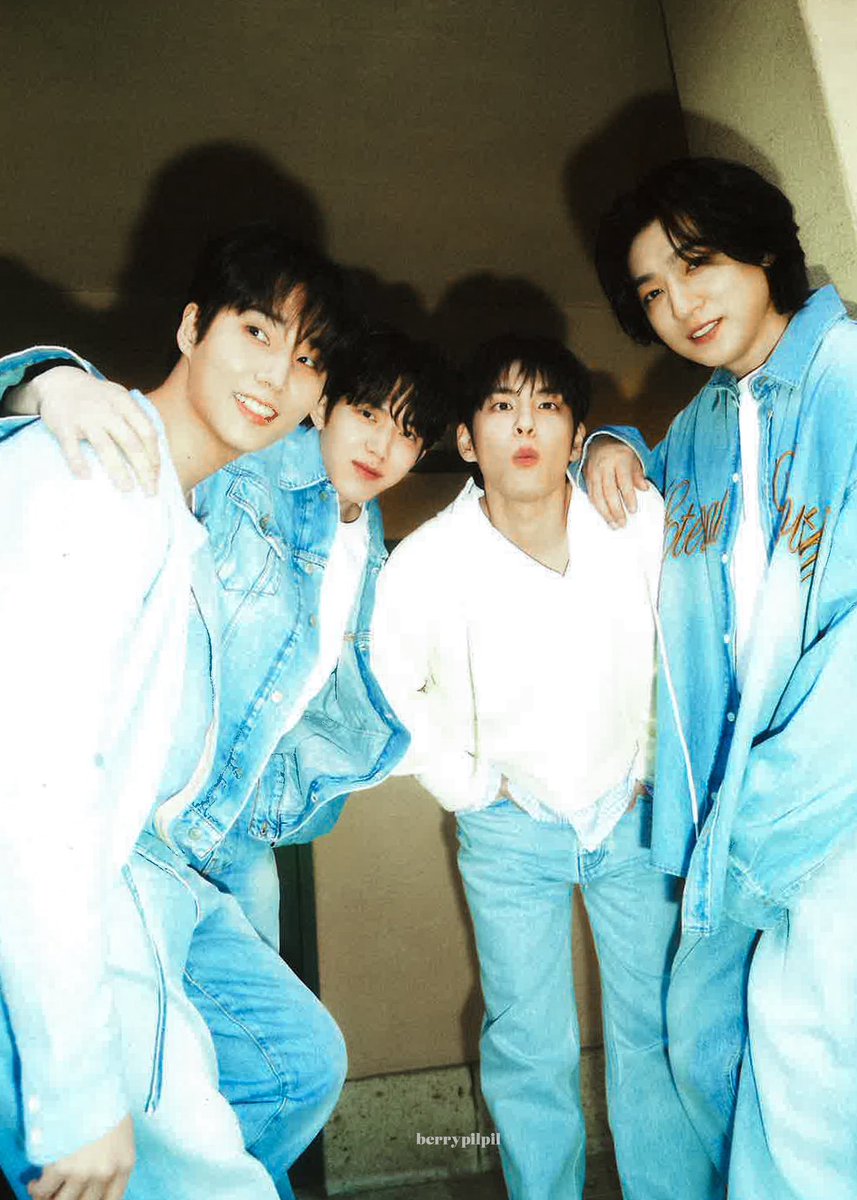 mrsjungchanwoo's tweet photo. DICON DAY6 #ONEFINEDAY6 (A-type)

[SCAN] DAY6 photo group🥹🍀 https://t.co/4Vg2y9P01c