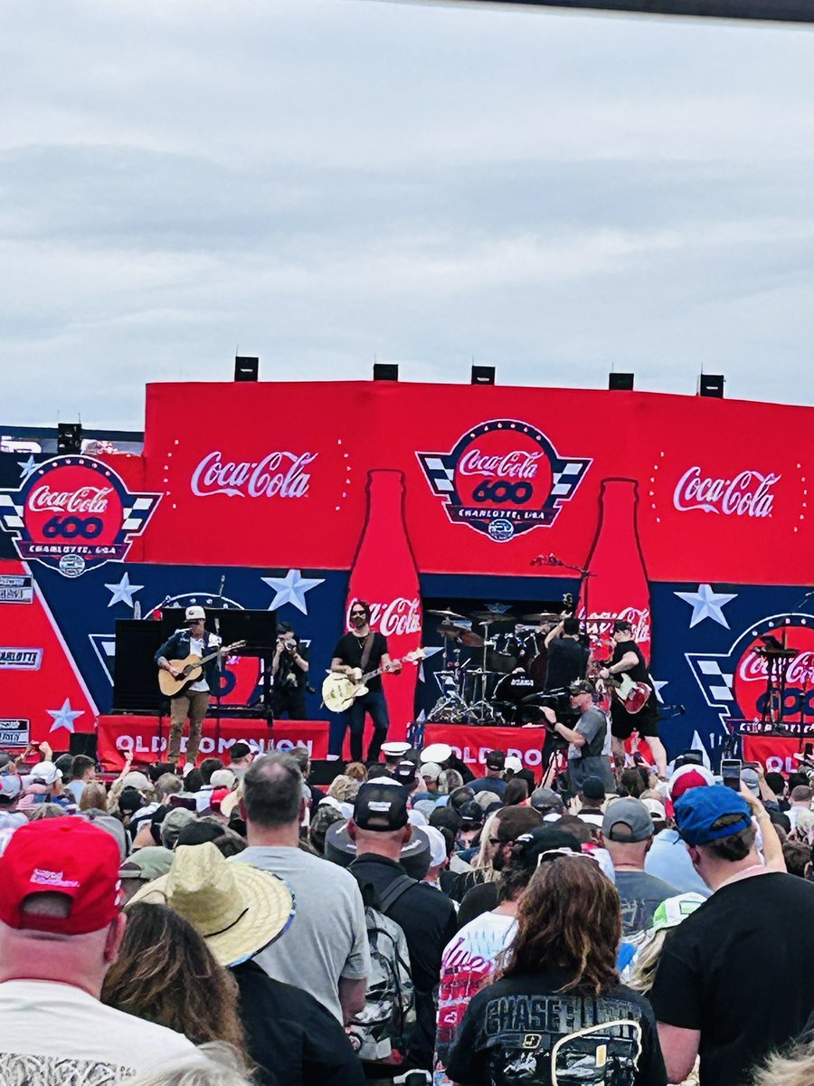 9Cannonball's tweet photo. Honor to have attended the Memorial Day Ceremony at Charlotte Motor speedway is always a great turn out. https://t.co/uxuzCdHyk2