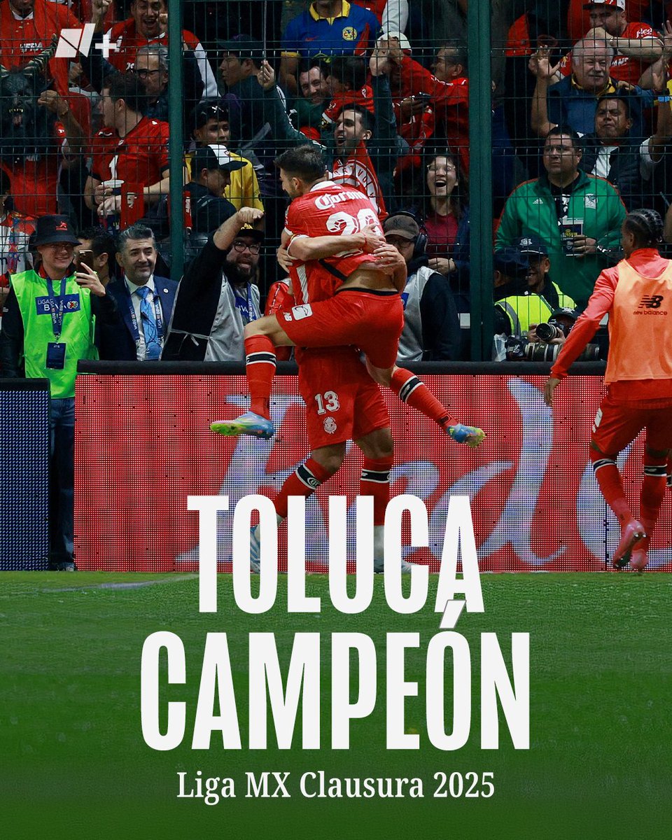 nmas's tweet photo. #LigaMX | Después de 15 años, los Diablos Rojos consiguen la estrella 11 en la Liga MX 2025 arrebatando el tetracampeonato al América en el Nemesio Diez.

Foto: Reuters https://t.co/cvUE9GD3Pm