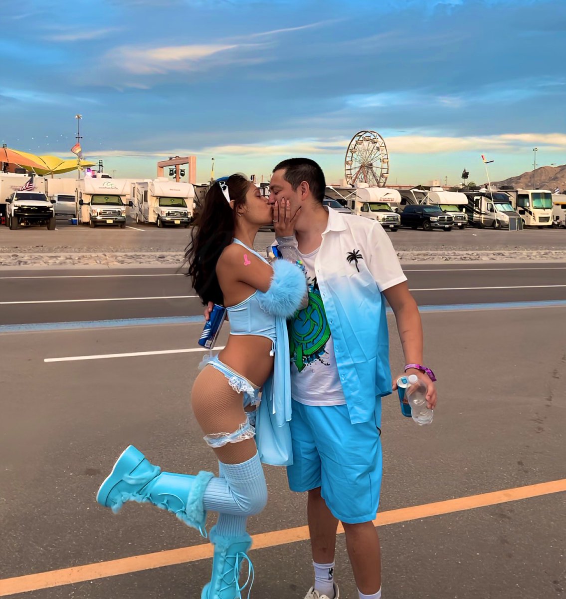 RaveGoddess🇲🇽 tweet media