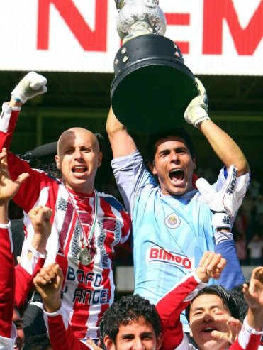 ChivasFotos's tweet photo. PURO PENDEJO PIERDE FINALES EN TOLUCA https://t.co/4YjQBOaNlO
