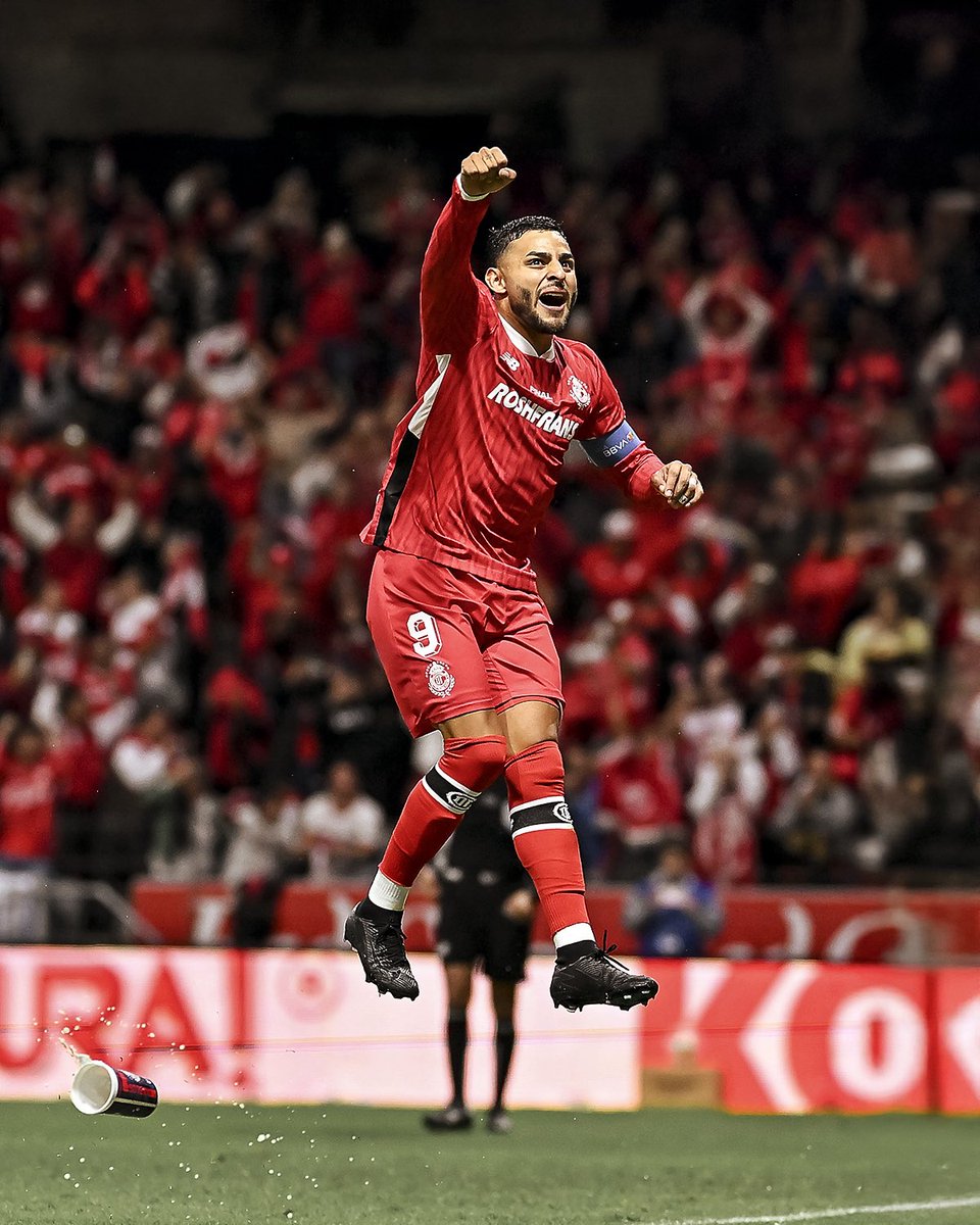 BPDeportivoMX's tweet photo. #LigaBBVAMx | #Final

TOLUCA CAMPEÓN DEL CLAUSURA 2025

Con goles de Luan y Vega, Toluca se corona y arrebata el “tetra” al América.  

#Toluca 👹 🆚 🦅 #America 

#Final #CL2025 https://t.co/CKHiNi04Lp