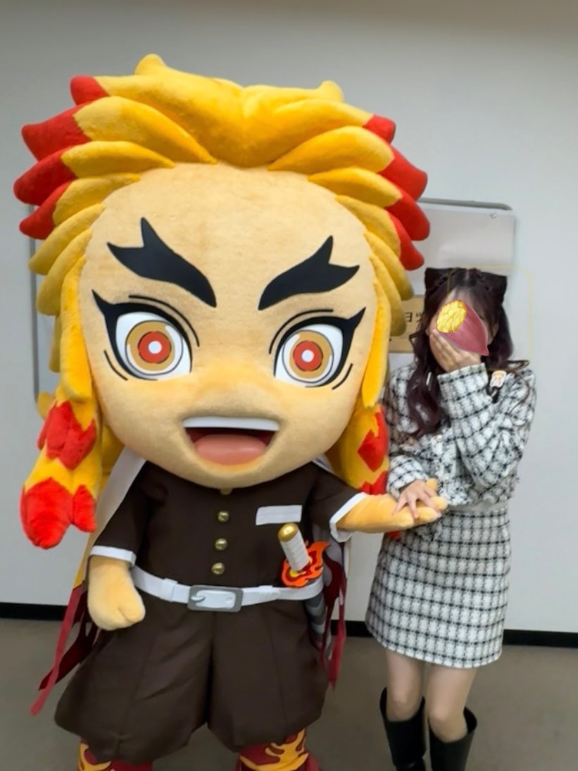 過去の撮影会の写真を見返していたら
手を差し出されて感極まってる私が出てきた🙄