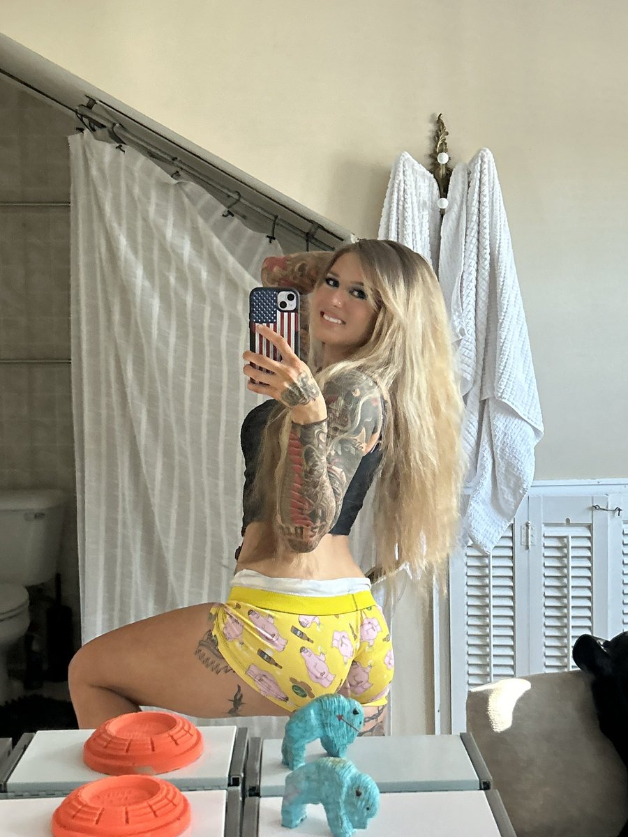 alexxxisxj96926's tweet image. Hi I’m Alexis XJ, a welder, mechanic, chubby chaser, chicken mom, and farm owner. Please RT if a girl like me is your type.