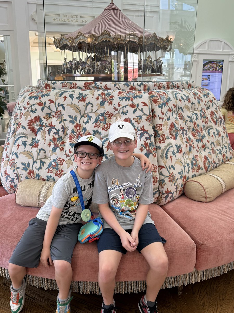 JKyleAubrey's tweet photo. #Summer2025 has officially begun! We are kicking it off with a #FamilyVacay at one of our favorite places: @waltdisneyworld! 🏰
It was a wonderful first day at the happiest place on Earth! ❤️ #FourMouseketeers #KeatonJames #ReidNicholas #PassholderLife #WDWObsessed https://t.co/k1kKKR58Ry