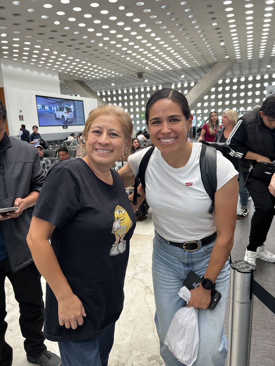 I_Cano's tweet photo. #KarenJanettDíazMedina Muchas felicidades!!! Excelente trabajo!!!
Indudable orgullo como mujer y mexicana!!! #FinalLMX https://t.co/koC04v7VGI