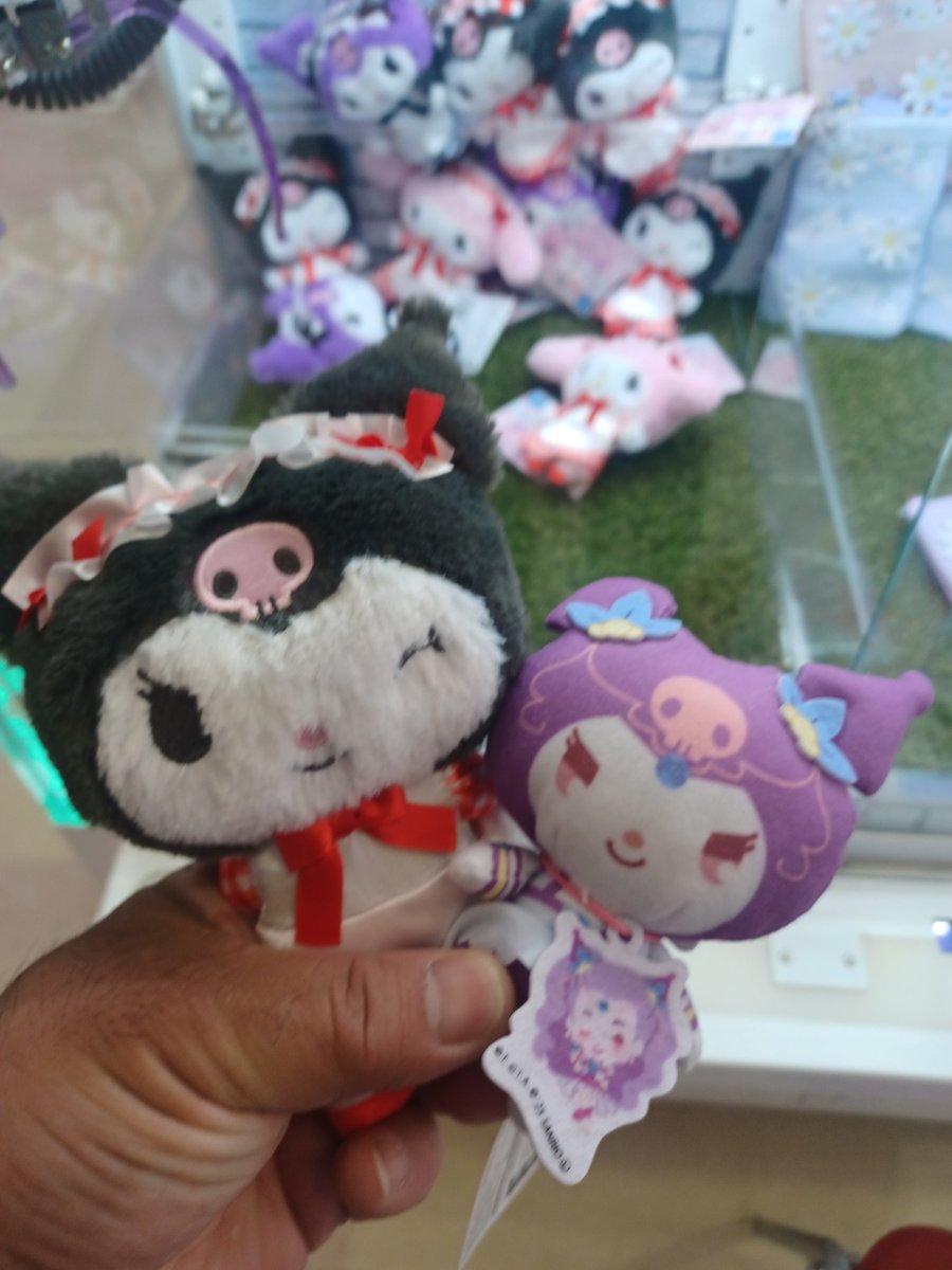 いまだに黒のクロミと紫のクロミの違いがわからん。 マジでエウーゴと