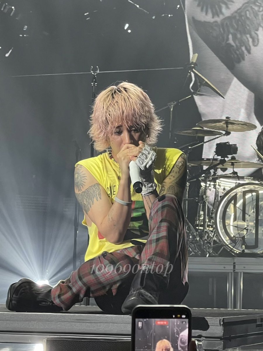 💛💛💛💛

#ONEOKROCK #TAKA