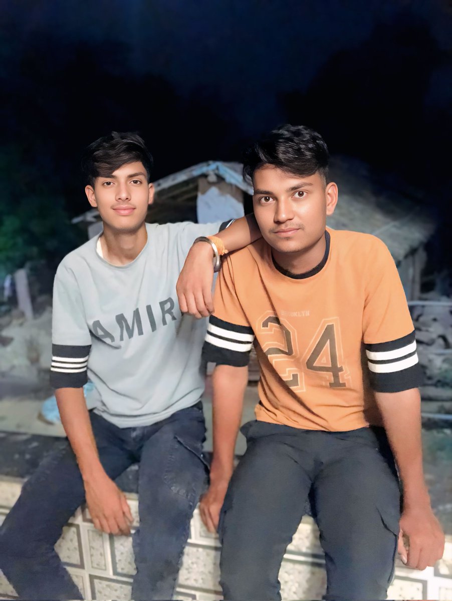 🖤हर वो चीज़ जिसकी वजह से आप मुस्कुरा लेते  हैं,  🥀

💔उसे  राज़  ही  रखें  तो  बेहतर  है...💯🖤