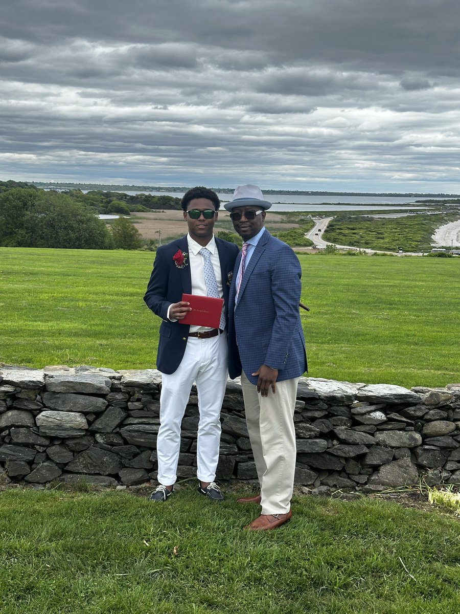 allynjwright's tweet image. I have a high school graduate!! Class of 2025 @Allynwr1ght @DragonsofSG St. George’s School Newport RI