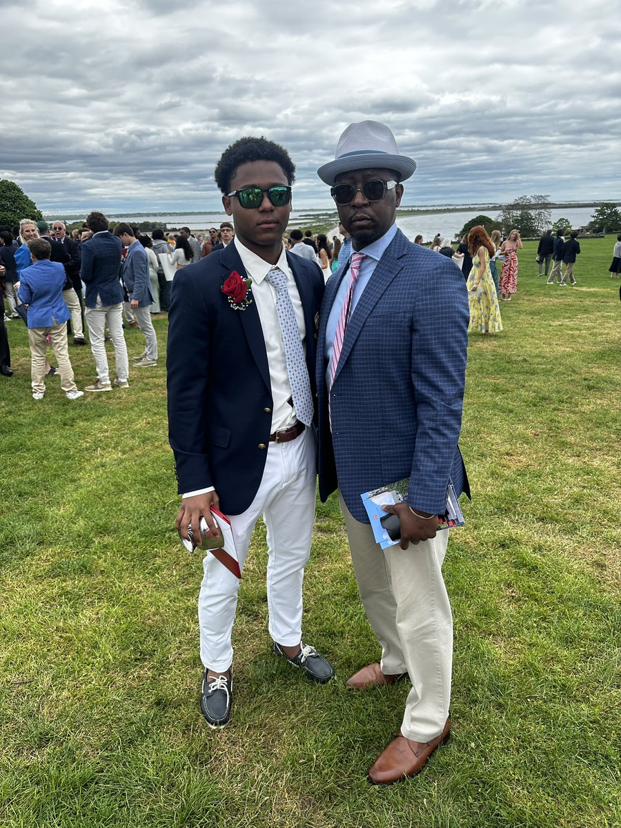 allynjwright's tweet image. I have a high school graduate!! Class of 2025 @Allynwr1ght @DragonsofSG St. George’s School Newport RI