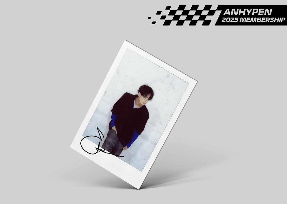 ⠀
⠀
Namun perhatiannya teralihkan sejenak, di kala Zara menanyakan tentang member polaroid yang didapatkan olehnya. Seketika raut wajahnya berubah bete begitu melihat selembar foto berukuran mini dengan wajah salah satu member yang terpampang di sana. 

⠀