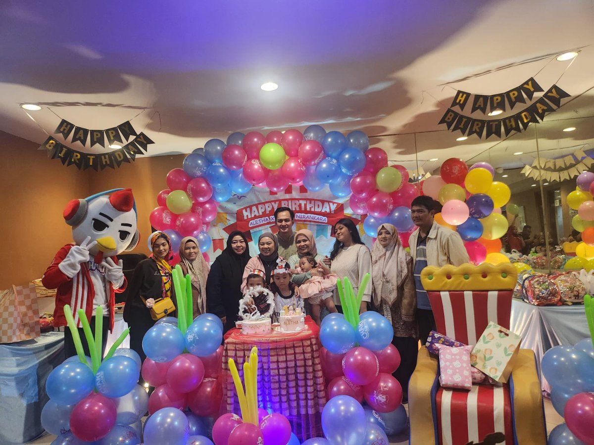 indrapeputra's tweet photo. Aletha’s turning 1 🥳❤️❤️ https://t.co/H8H9AOTtES