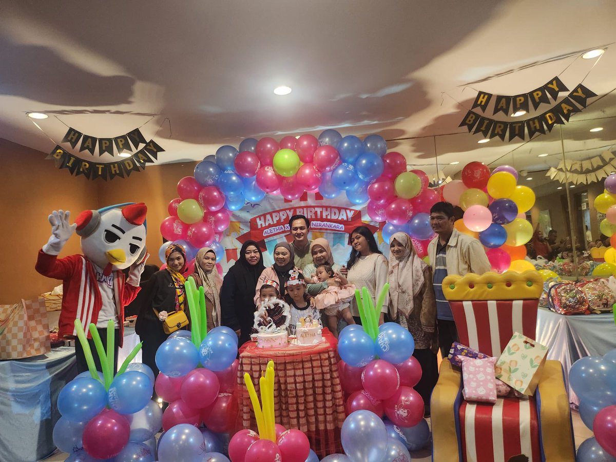 indrapeputra's tweet photo. Aletha’s turning 1 🥳❤️❤️ https://t.co/H8H9AOTtES