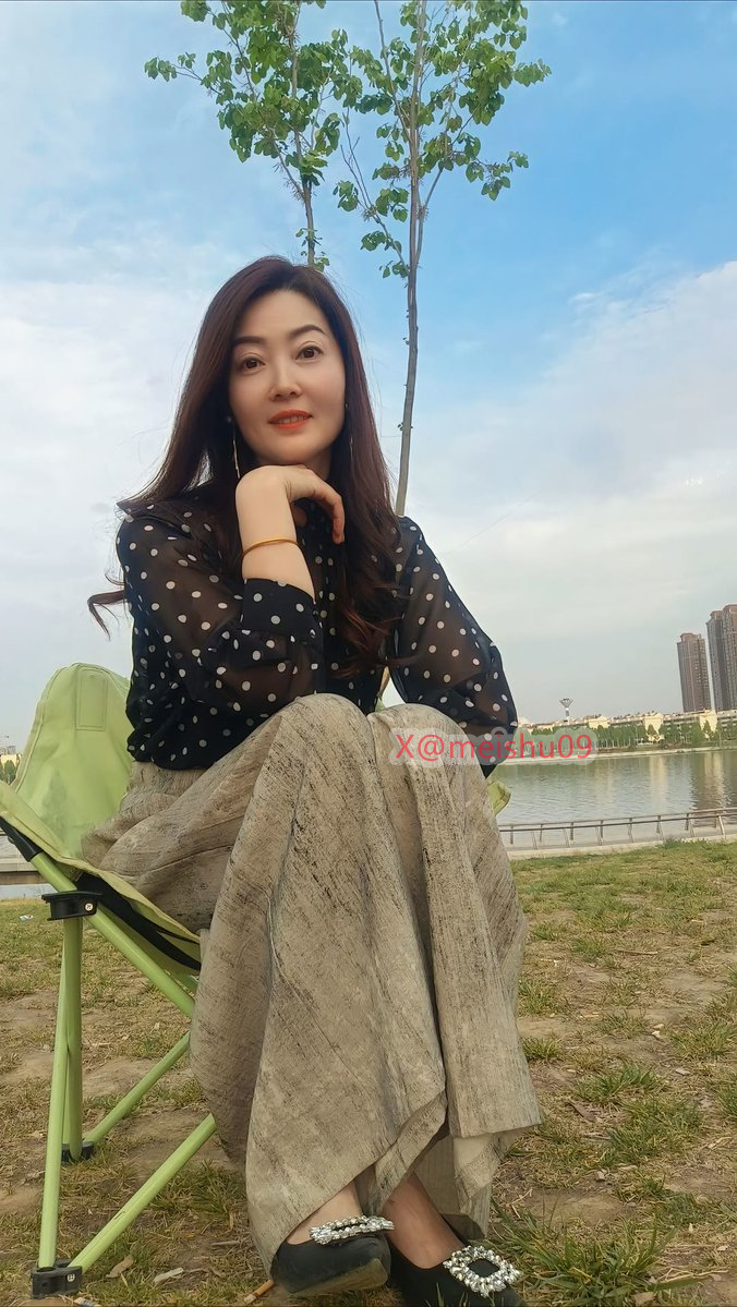 错过的爱情像风，吹来的时候很猛，吹走的时候很痛。 https://t.co/rmRZqLtIWe