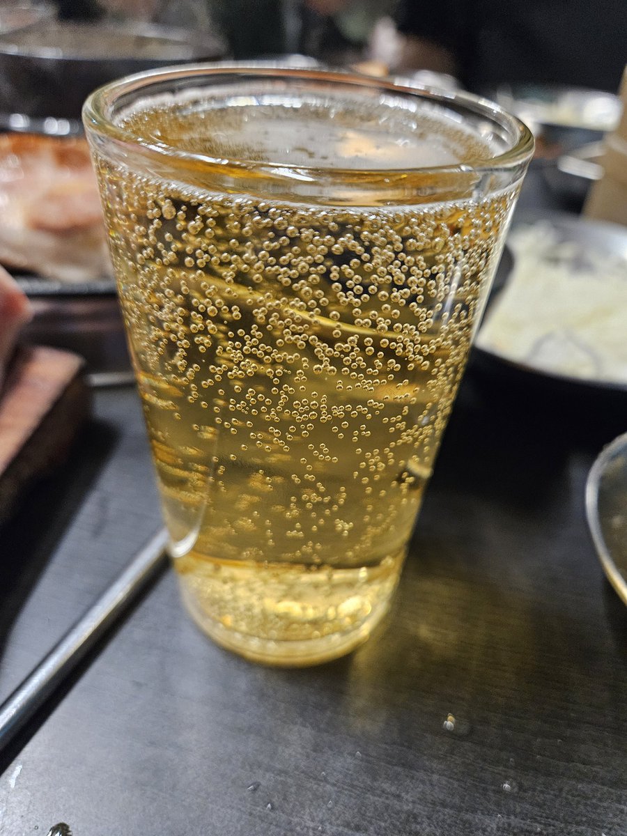 3일간 잘 놀다(마시다) 갑니다!!!
다들 플레이엑스포 고생하셨고 다시 일상 복귀 파이팅입니다!
싸인회 와주신분들, 개인적으로 찾아와주신분들 다들 반가웠고 앞으로도 잘부탁드립니다 ^^7
오늘 집 가자마자 후기방송 하고 바로 gta하러가야될듯 ㅋㅋㅋㅋㅋㅋ
다음행사때 또 뵙겠습니다!!