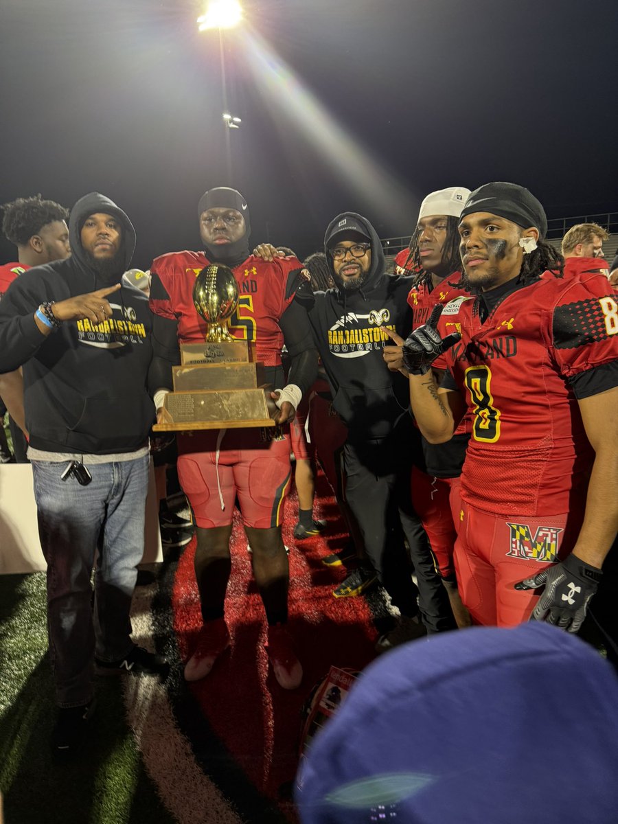 RANDALLSTOWNFB's tweet photo. #RANDALLSTOWN #BIG33 #TEAMMARYLAND #FOOTBALLISFAMILY https://t.co/RIqUC5iK2d