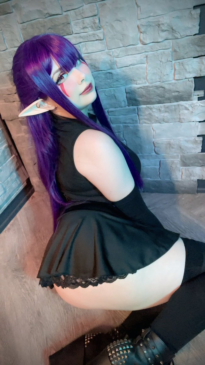 QuinnOmegaa's tweet photo. Esil cosplay 🫣

#esilcosplay #sololevelingcosplay #cosplay #cosplayer #demongirl https://t.co/oIVwhWgEsH
