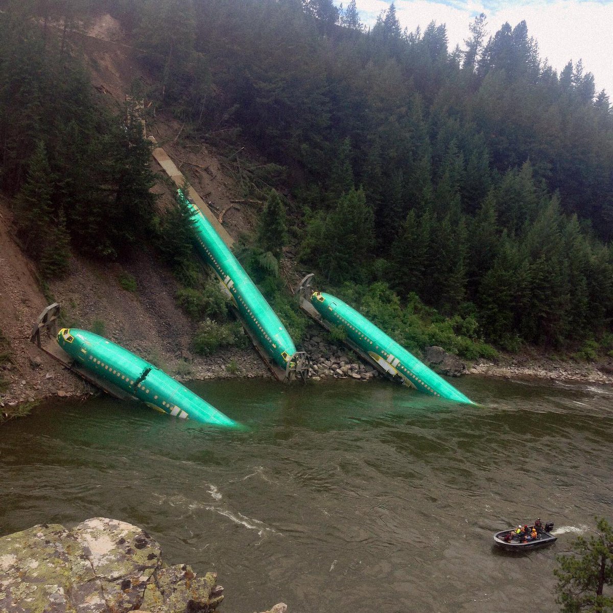 aircraftmaintenancengineer tweet media