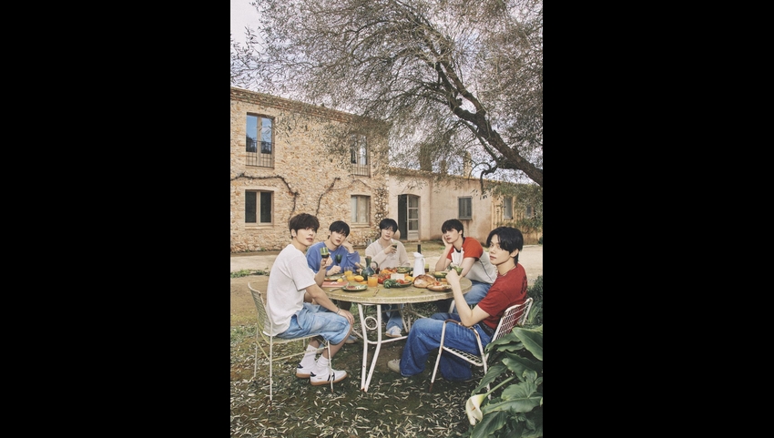 encore_inf's tweet photo. グローバルに活躍する韓国の5人組 TOMORROW X TOGETHER 「Love Language」から 「When The Day Comes」まで人気集中！
https://t.co/nuldkJo7ks
#TOMORROW_X_TOGETHER https://t.co/OLflHZvmgJ