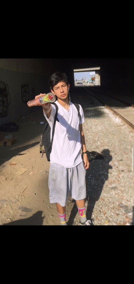 Escapebigboi's tweet photo. @mynameistuvv Before and after drugs https://t.co/gZ5uAcy6xp