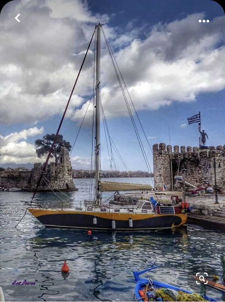 Καλημέρα από 💙 
Καλοταξιδι εβδομάδα...η ζωή είναι όμορφη ας απολαύσουμε την βόλτα💙 αρχοντική Ναύπακτος💙