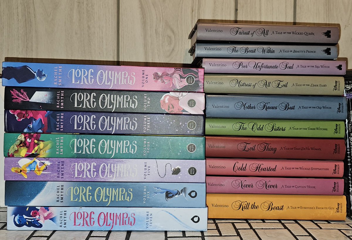 Boo_BooKitty69's tweet photo. So if its not obvious im obsessed with these two authors and have been reading and collecting their books.

@SerenaValentino @used_bandaid https://t.co/V4JTp3qcF4
