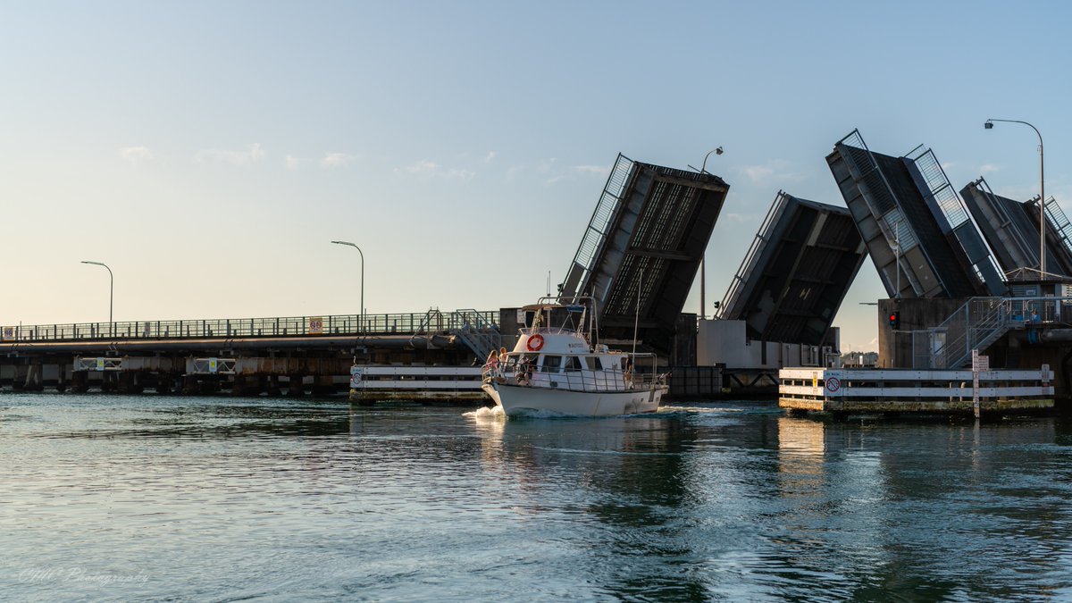 Transport for NSW would like to inform #LakeMac boaties and motorists from 1 June #Swansea_Bridge will no longer open automatically at pre-scheduled times on weekends and public holidays. Bookings will be required to arrange passage. Full details at bit.ly/4k8uGMh
