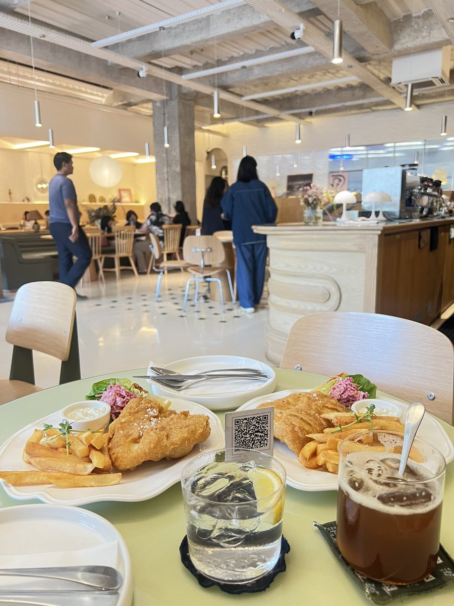 maubisacoding's tweet photo. #MaKel brunch di gunawarman💌

pulang dari bandara kepagian dan akhirnya coba makan disini!!

📍 About Us
service nya oke banget, porsi makanannya besar jadi bisa sharing! Bisa refill air minum😆 bisa banget jadi opsi kalian kalo bingung makan abis lari pagi atau olahraga pagii~ https://t.co/mXtuiXnclC