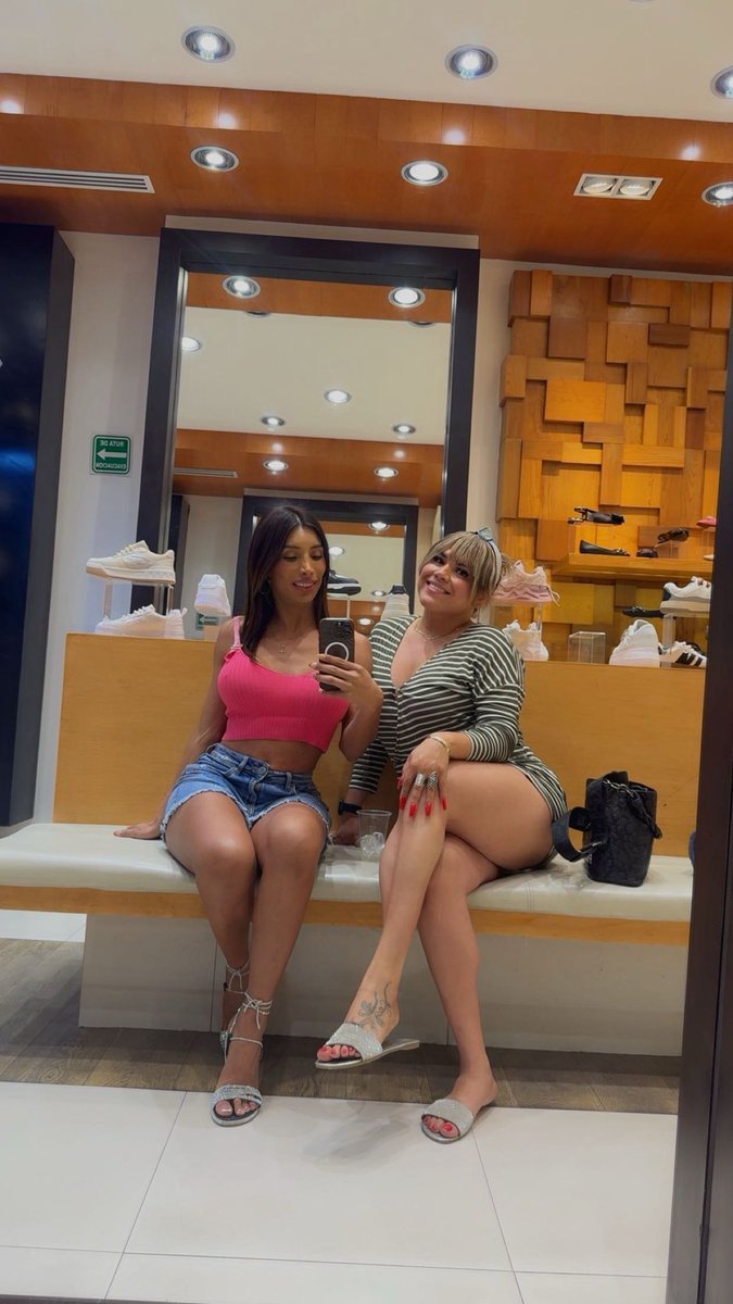 Mi amiga y yo andamos bien calientes 🥵 un chico inter que nos de placer ?