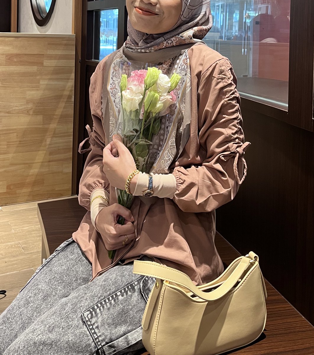 AzlieyannaR's tweet photo. another date 💖 https://t.co/sSC4rJkBsA