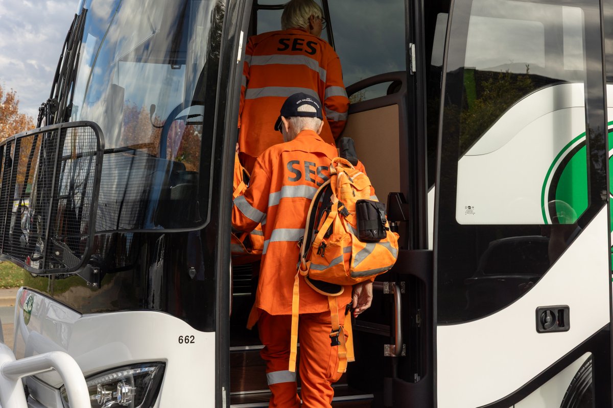 A second deployment of ACTSES volunteers left Canberra this morning, heading for the flood-affected zones near Taree, NSW.

They’ll join volunteers who’ve been working with the <a href="/NSWSES/">NSW SES</a>, assisting members of the local community who’ve been impacted by floods.
