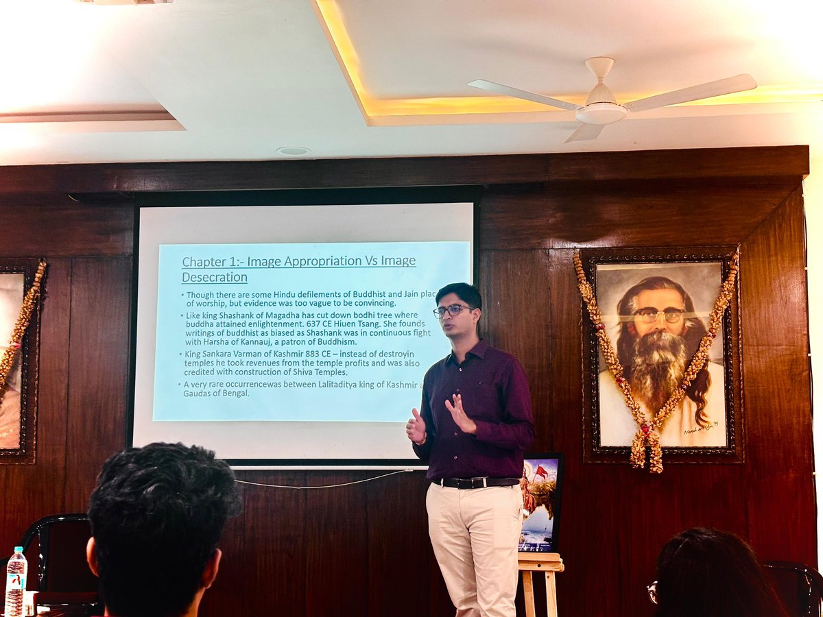 vagdevivichar's tweet photo. #प्रज्ञा_प्रवाह मालवा प्रांत युवा आयाम की  पुस्तक परिचर्चा एवं समीक्षा आज #उज्जैन में संपन्न हुई।

प्रख्यात इतिहासकार पद्मश्री श्रीमति #मीनाक्षी_जैन जी की पुस्तक "फ्लाइट ऑफ डियटीस एंड रिबर्थ ऑफ टेम्पल्स" पर चर्चा अत्यंत ज्ञानवर्धक एवं अशांत कर देनी वाली रही। https://t.co/tfqVe9JOqg