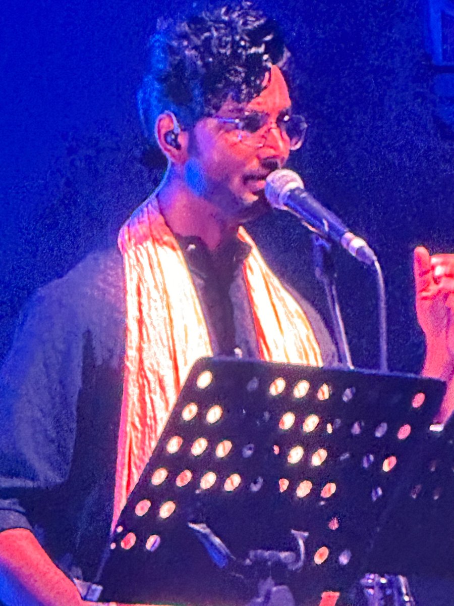 ishaannigamofcl's tweet photo. Blessed to be a part of @shreyaghoshal di’s #AllHeartTour Mumbai❤️
#ishaannigam
#ShreyaGhoshal #SG #LiveMusic https://t.co/VeR9i23S9A