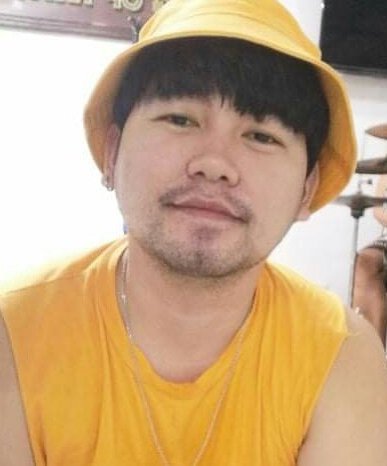 x34nKook's tweet photo. san dito sa dalawa? https://t.co/UTPUE8u6QP