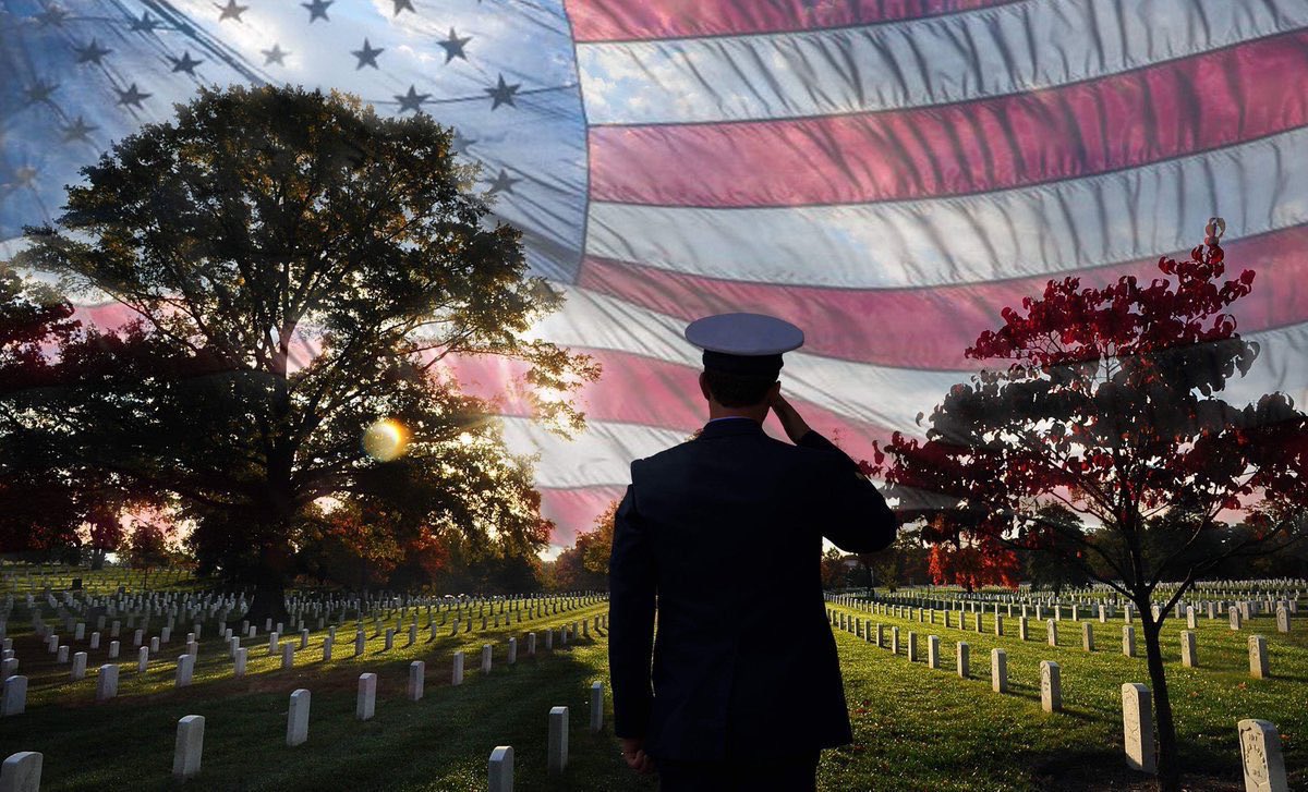 LoveFromLenny's tweet photo. Thinking of the women and men who served in America's armed forces and feeling grateful for them and their families for what they sacrificed to keep our nation and its people safe. https://t.co/q4fETPdwSy
