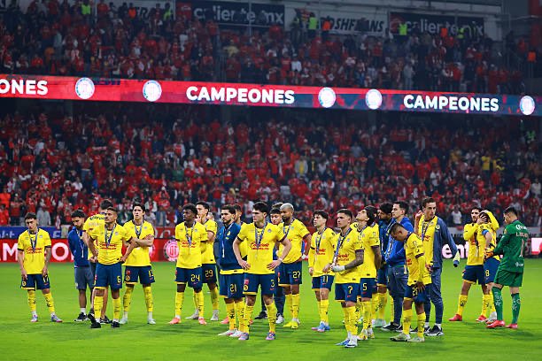 “Nuestra mayor gloria no esta en caer, sino en levantarnos cada vez que caemos”.

La cara arriba siempre, <a href="/ClubAmerica/">Club América</a>.